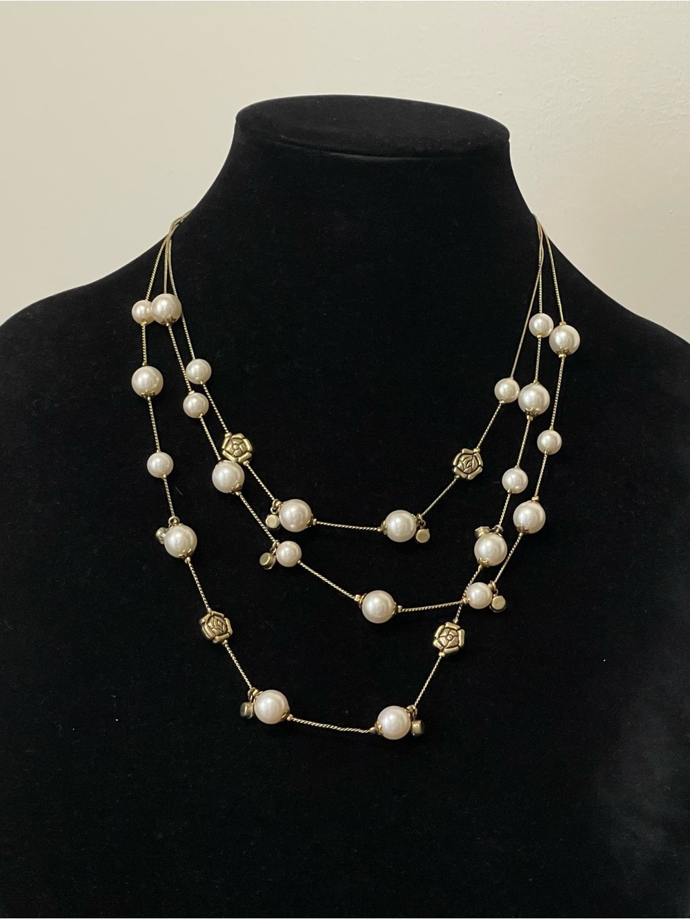 Gold-Tone Multi-Strand faux Pearl, clear rhinestone Rose charm necklace